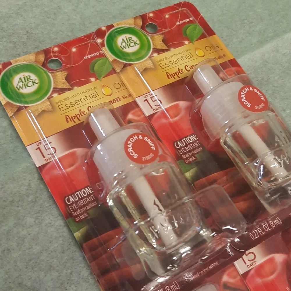 Air Wick Apple cinnomon oil refills - Picture 3 of 4